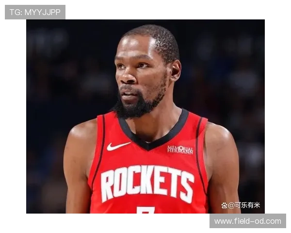 杜兰特家的冰箱里只放蛋白粉和冰水，连瓶可乐都找不到